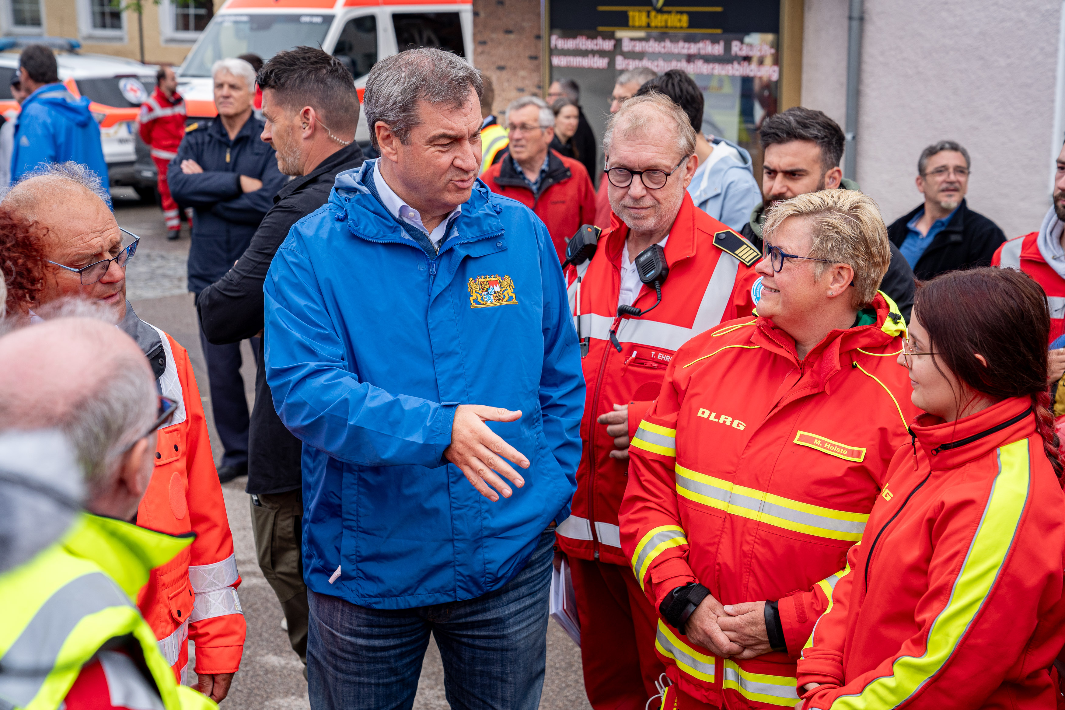 Markus Söder besucht die vom Hochwasser betroffenen Gebiete in Bayern 2024